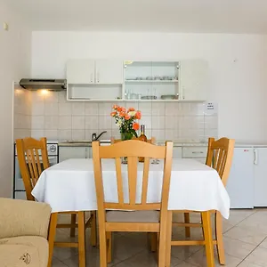 Luka Apartment Kornić